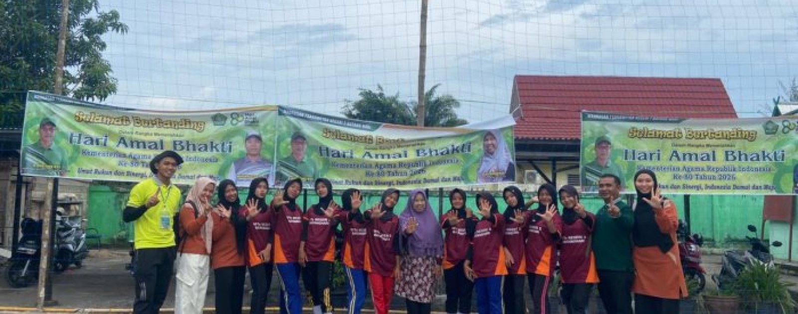 Tim Voli Putri MTsN 5 Batang Hari Tampil Memukau, Melaju ke Babak 8 Besar