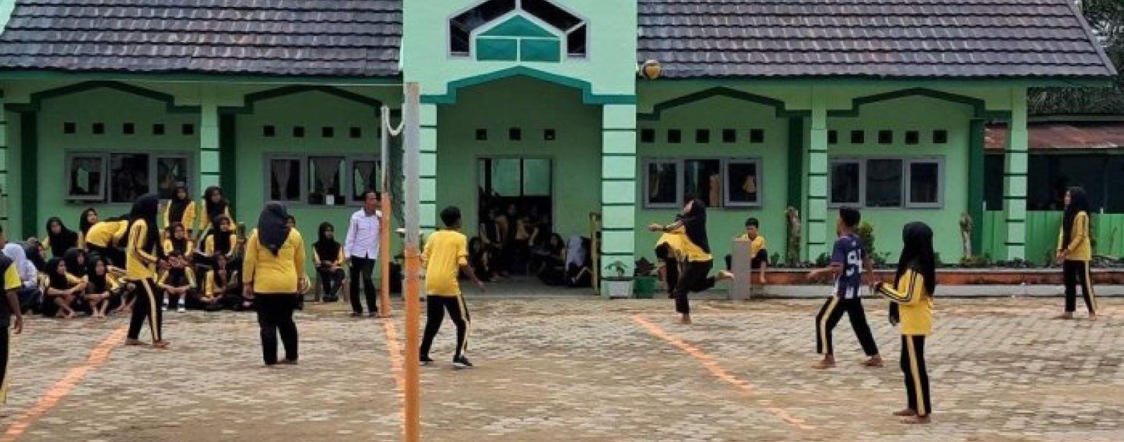 Hari Ke-4 Class Meeting MTsN 7 Bungo Berlangsung Meriah, Final Voli dan Mini Soccer Warnai Kompetisi