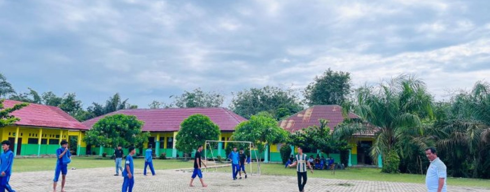 Hari Kedua Class Meeting, Kepala Madrasah Pantau Langsung Pertandingan Futsal dan Voli