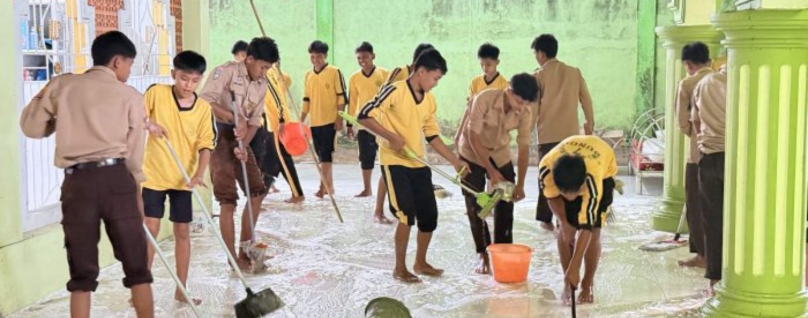 GEBER BBM MTsN 7 Bungo: Gerakan Bersama Bersih-Bersih Masjid Sambut Ramadhan 1447 Hijriyah