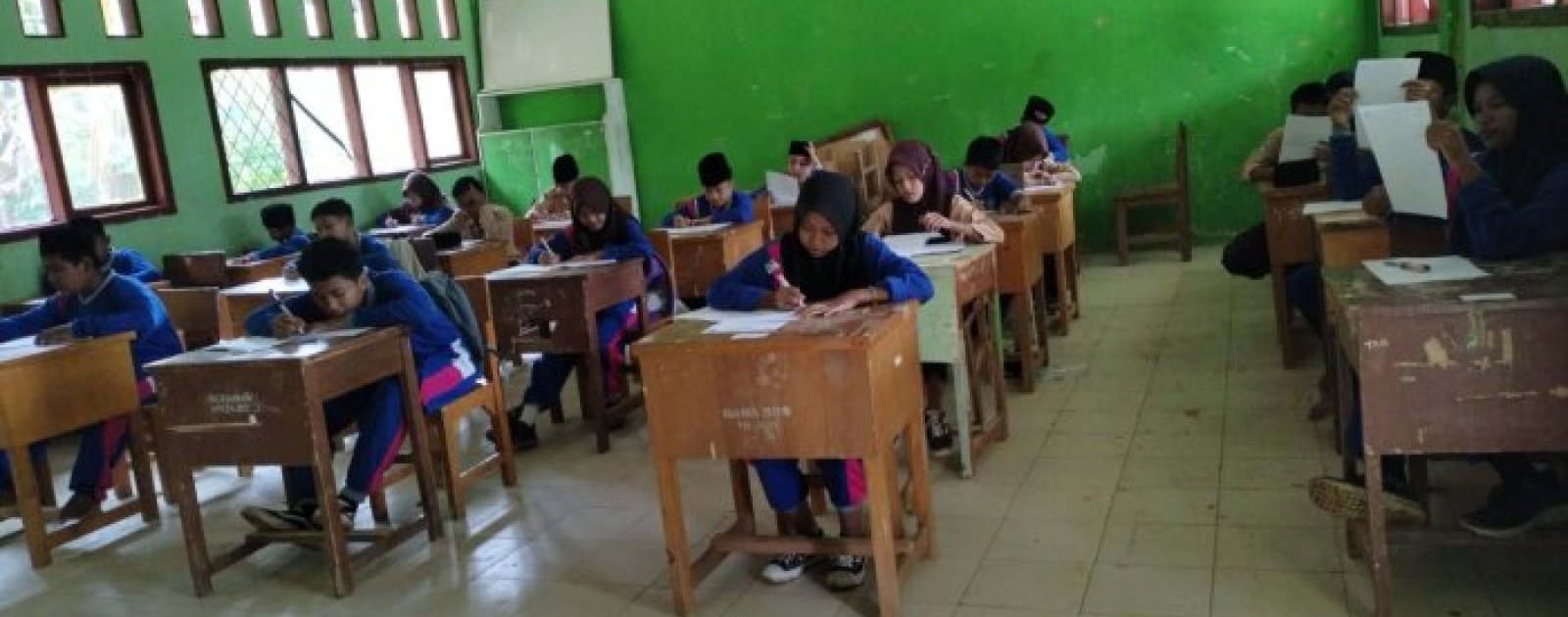 MTsN 8 Batang Hari Laksanakan Ujian SAS Matematika, Pengawasan Ketat di Ruang E