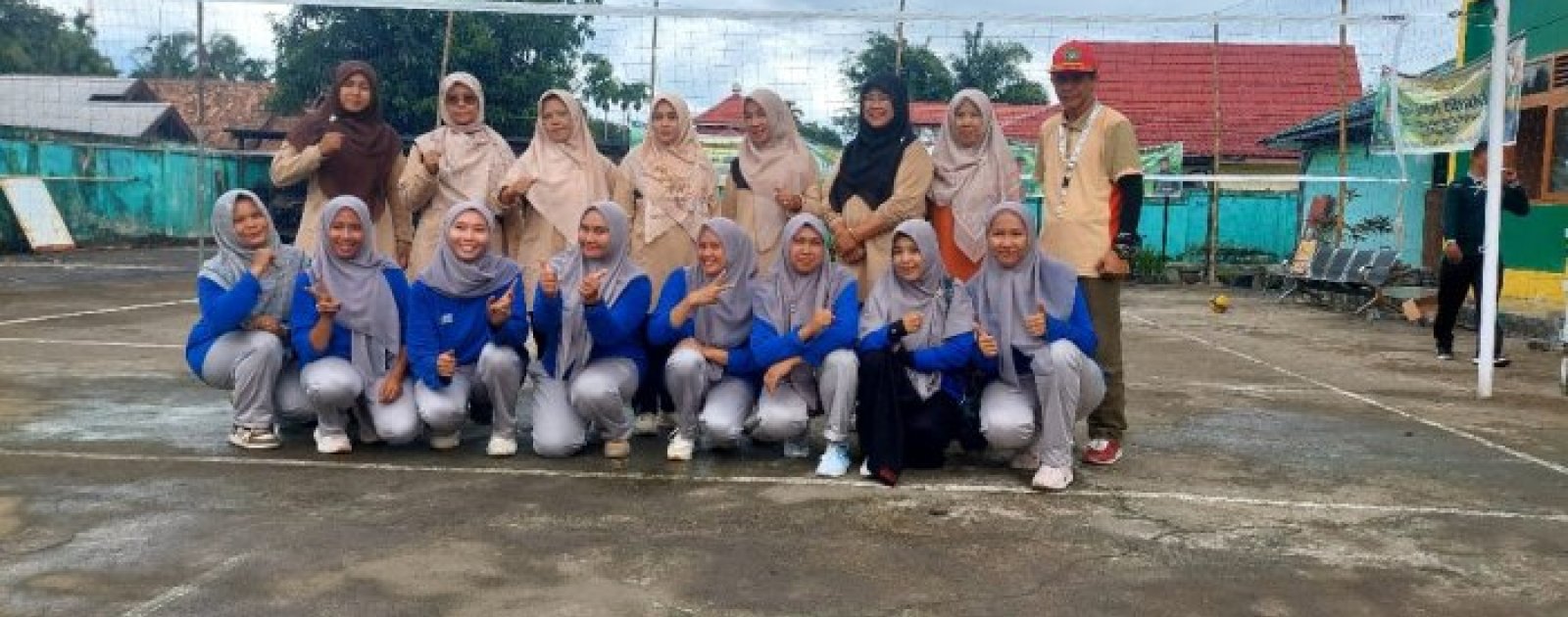 Tim Voli Putri MTsN 5 Batang Hari Raih Kemenangan Perdana pada Porseni Antar Satker HAB Kemenag ke-80
