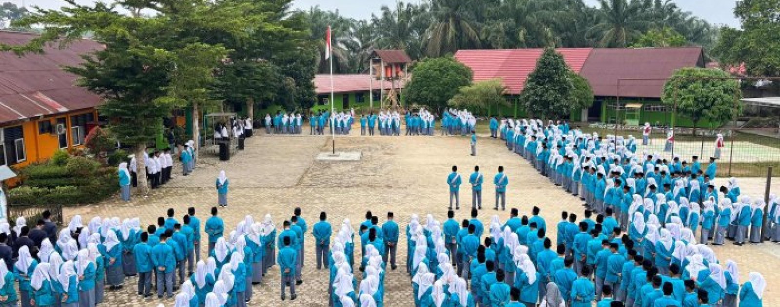 Kepala Perpustakaan MAN 1 Bungo Ajak Siswa Manfaatkan Masa Muda