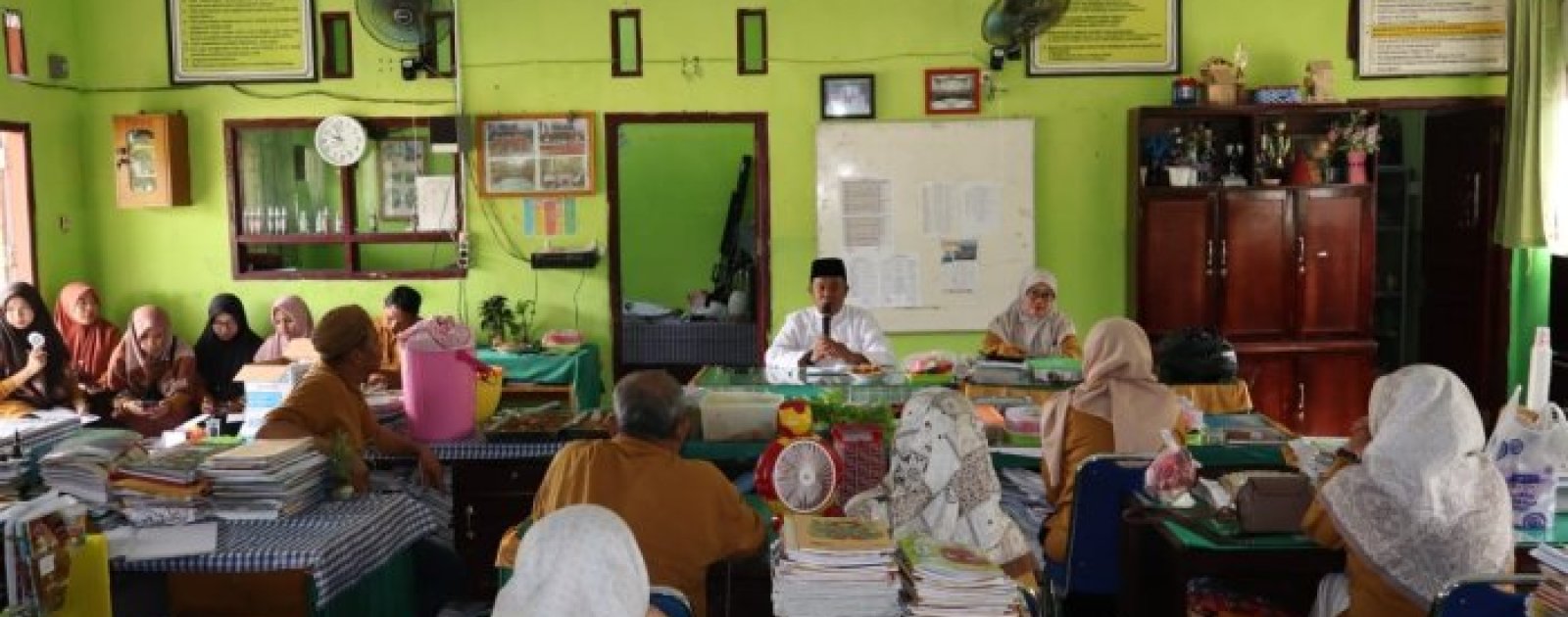 MTsN 1 Batang Hari Gelar Rapat Pembentukan Panitia Empat Agenda Besar Madrasah