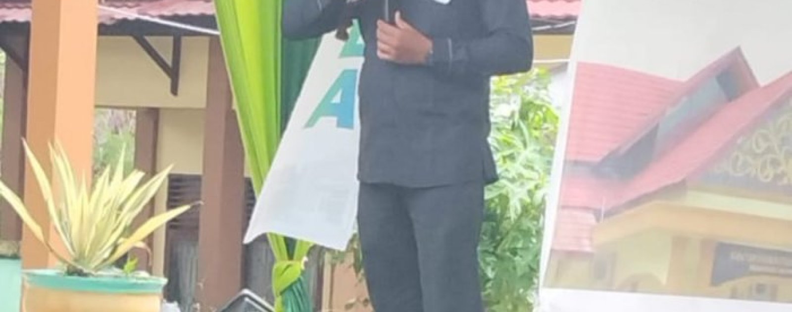 Ustadz Hendri Tampil Memukau Lomba Ceramah