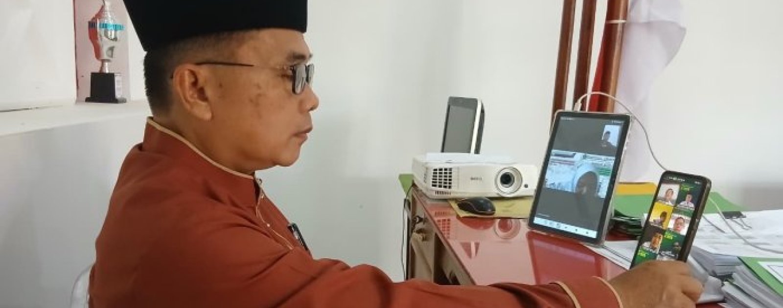 Kepala Madrasah dan Bendahara MTsN 5 Sarolangun Mengikuti Rapat Penyusunan RKA 2026