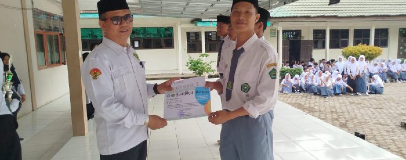 XII E Juara Harapan 1, Bukti Konsistensi Menjaga Kebersihan