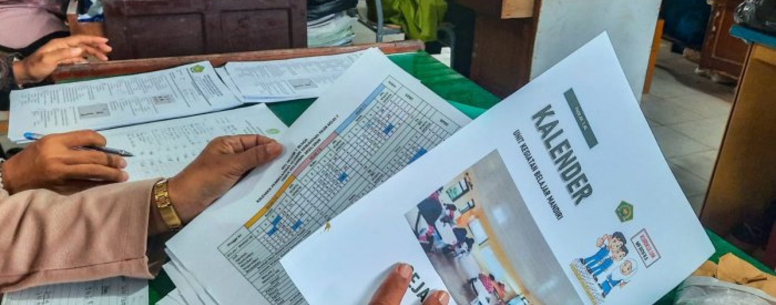 Guru MTsN 1 Bungo Siapkan Dokumen E-Kinerja SKP Triwulan 4 & Tahunan, Wujudkan Akuntabilitas Profesional