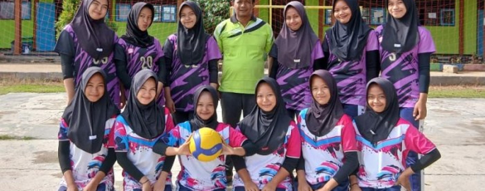 Pertarungan Sengit di Lapangan: Kelas 9c Raih Gelar Juara Volleyball Putri Class Meeting!