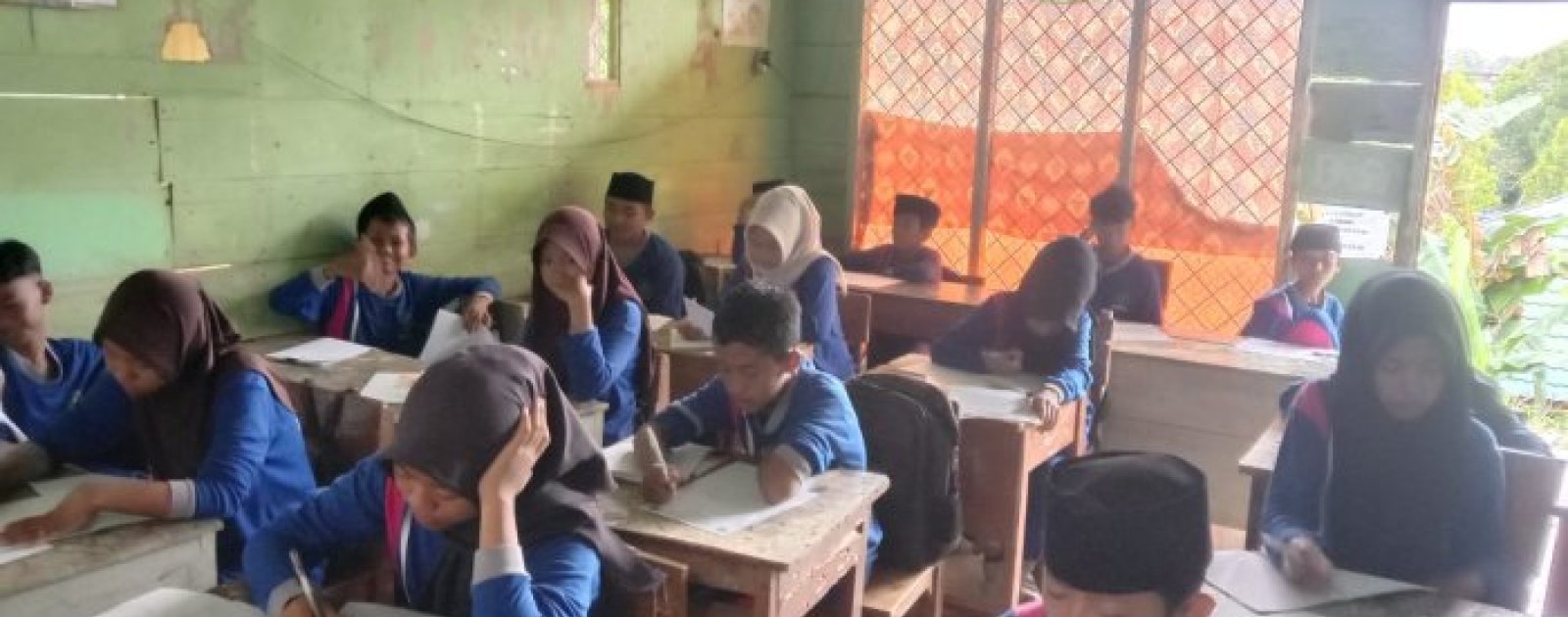 MTsN 8 Batang Hari Laksanakan Ujian Akhir Matematika