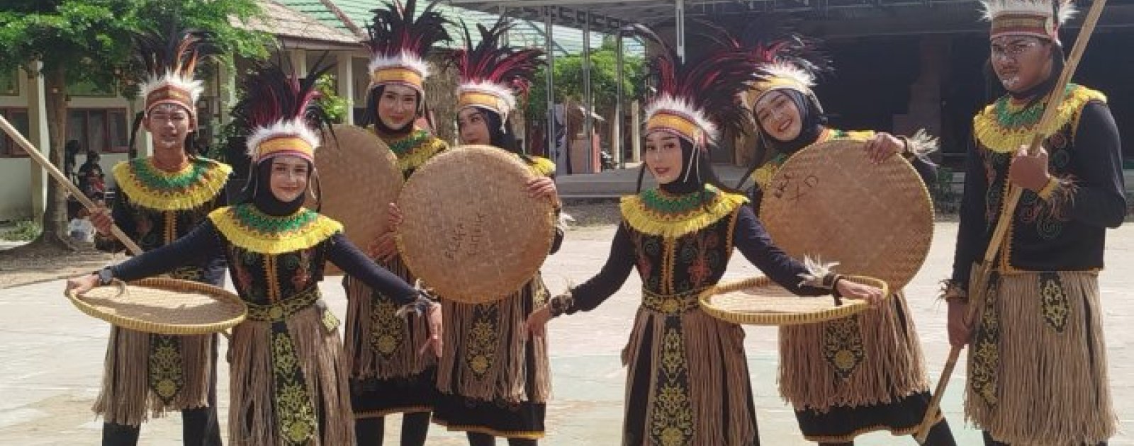 Gemuruh Tari Nusantara Menghidupkan Asesmen Seni Budaya di MAN 1 Muaro Jambi