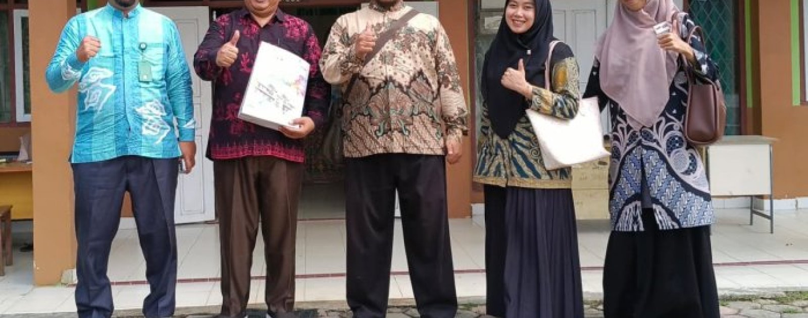 Perkuat Sinergi Pendidikan, Ponpes Diniyah Al-Azhar Bungo Sambangi MTsN 1 Bungo untuk Sosialisasi Penerimaan Santri Baru