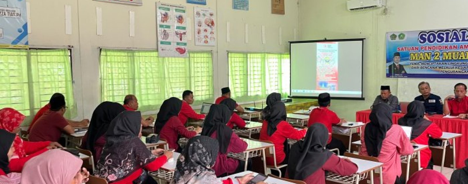 MAN 2 Muaro Jambi Ciptakan Lingkungan Sekolah Aman Bencana melalui Kesiapsiagaan, Mitigasi, dan Pengurangan Risiko
