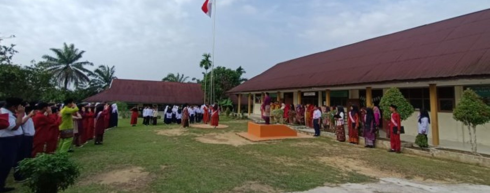 MTsN 6 Muaro Jambi Awali Semester Genap dengan Upacara Bendera