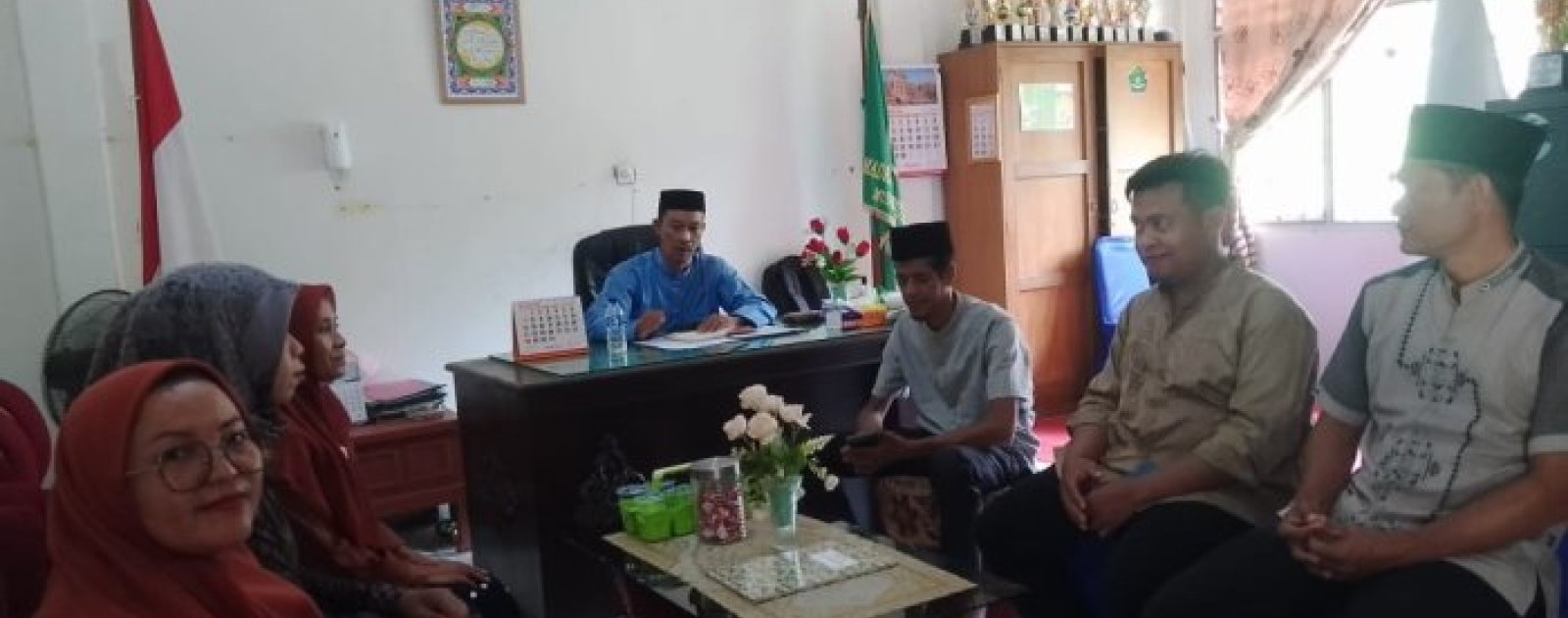 #Rapat Pembinaaan Staf Tenaga Kependidikan Dipimpin Bapak Kepala Min 1 Muaro Jambi