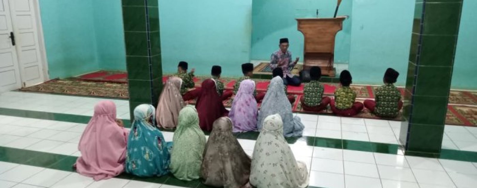 Siswa Kelas 4 MIN 1 Tebo Ikuti Pelaksanaan Sholat Dhuha Berjamaah Rutin di Hari Kamis