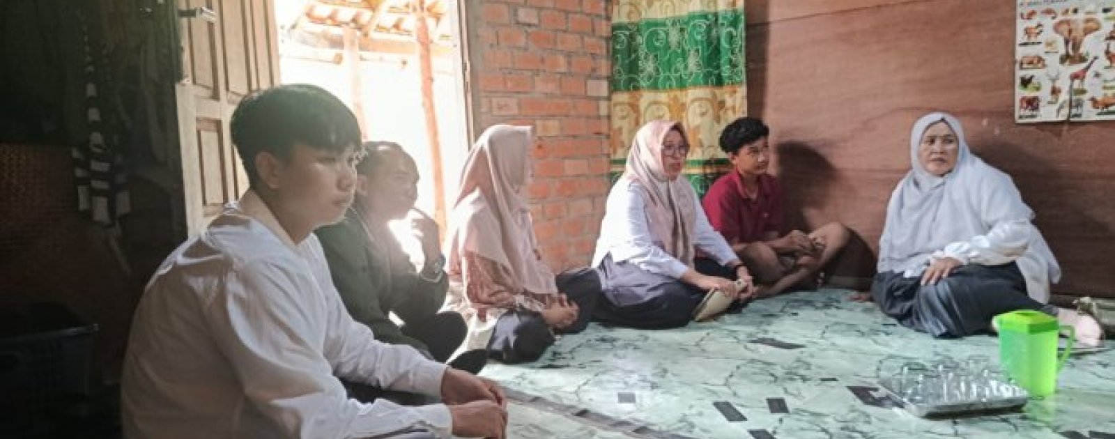 Tim MTsN 3 Muaro Jambi Lakukan Home Visit ke Siswa