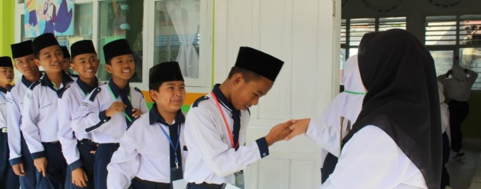 SISWA MTsN 1 KERINCI TERAPKAN 3S SEBELUM UJIAN SUMATIF TENGAH SEMESTER GANJIL