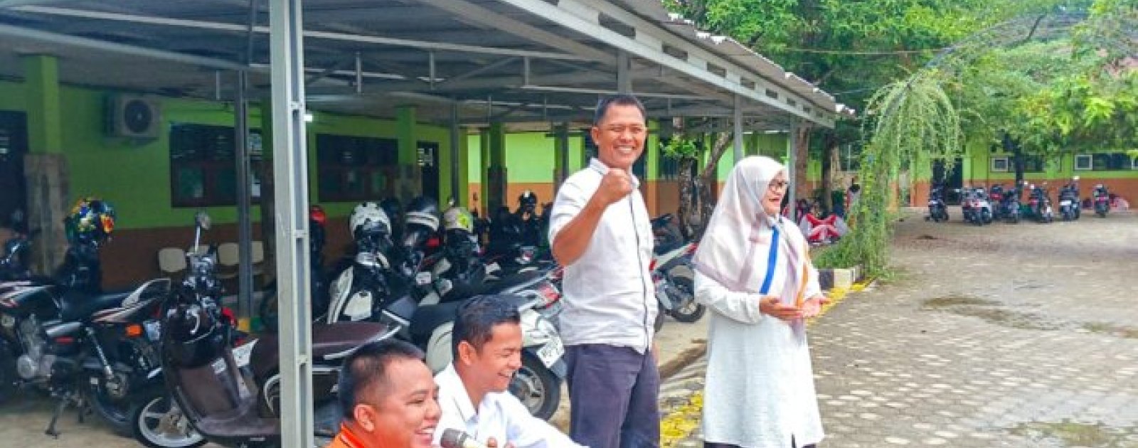 Suasana Class Meeting Makin Hidup, Pembina OSIM Muzanni S.S Sumbang Suara Jadi Komentator Pertandingan