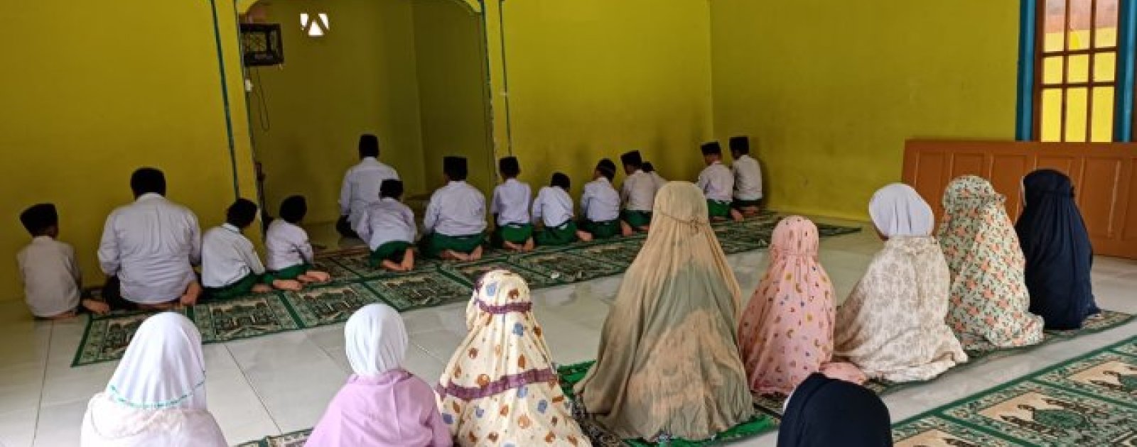 Bukan Hanya Kelas Tinggi, Siswa Kelas 3 Mulai Ambil Peran Adzan Saat Shalat Dzuhur di MIN 4 Tebo