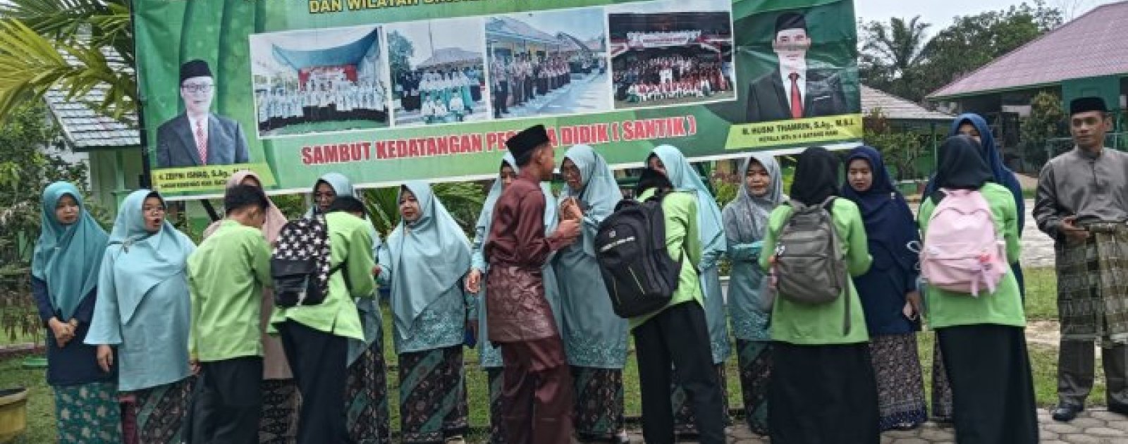 MTsN 4 Batang Hari Sambut Peserta Didik di Awal Semester Genap