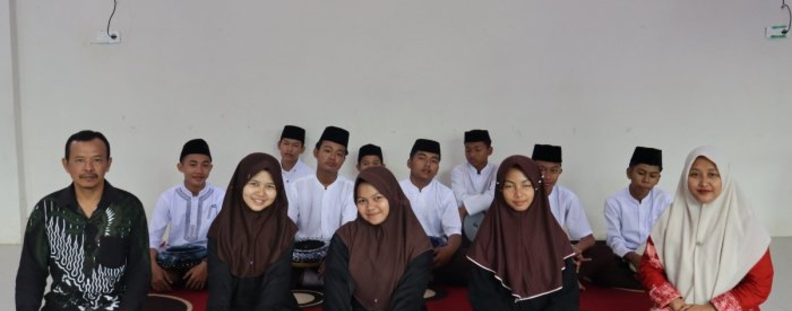 Sambut Ramadhan, Tim Hadroh Nurul Asyrof MTsN 1 Batang Hari Intensifkan Latihan