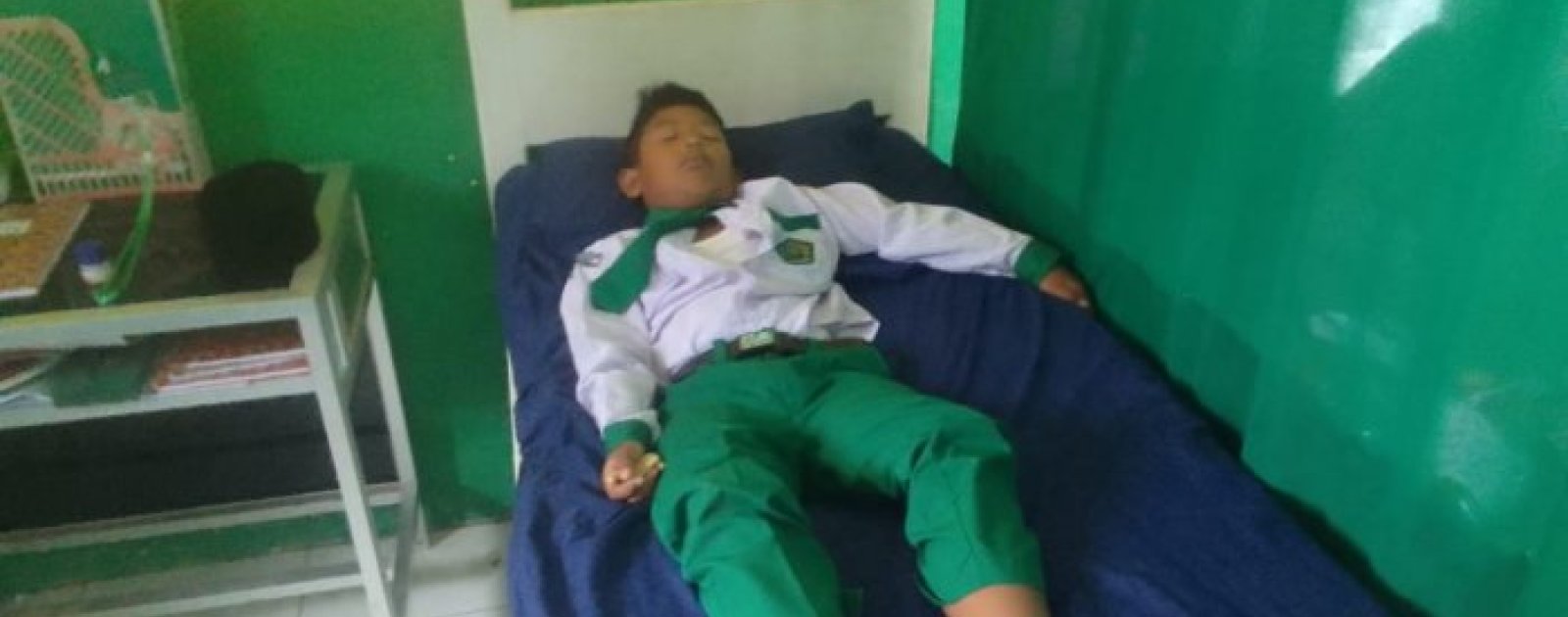 Pertolongan Pertama UKS Ibnu Sina MIN 1 Merangin, bagi Siswa Sakit Ringan