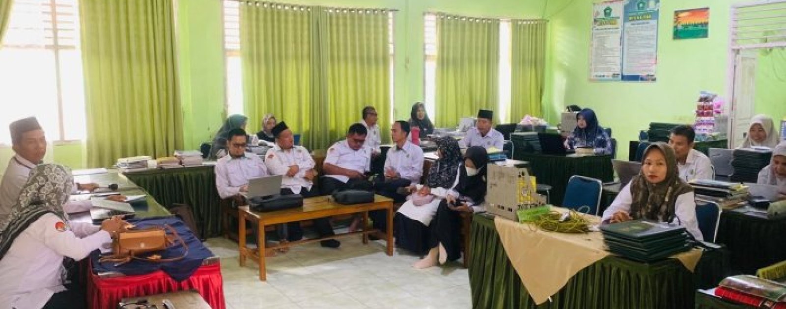Rapat Akhir Semester Ganjil Dipimpin Langsung Kepala Madrasah, Ini Poin Penting yang Wajib Diketahui!