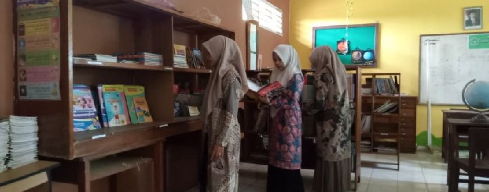 Penataan Perpustakaan MIN 1 Tebo Tingkatkan Minat Baca Siswa